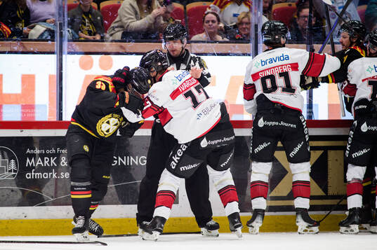 Brynäs Jakob Silfverberg och Malmö Redhawks Johan Ivarsson
