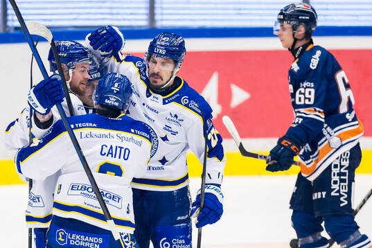 Leksands spelare jublar