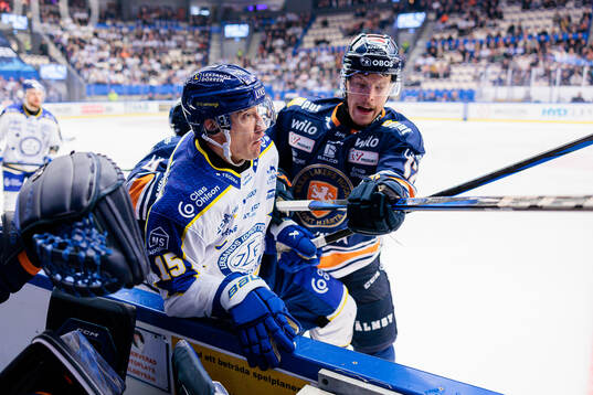 Leksands Max Veronneau och Växjös Otto Koivula
