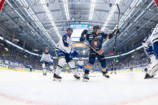 Leksands Matt Caito deppar och Växjös Dennis Rasmussen