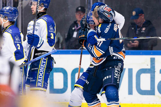 Irriterat mellan Växjös Ludvig Nilsson och Leksands
