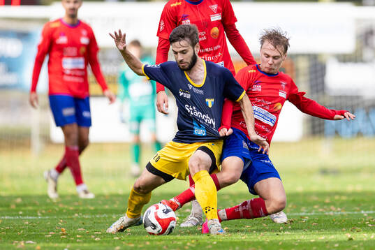 Torns Mirza Halvadzic och Tvååkers Felix Gustafsson