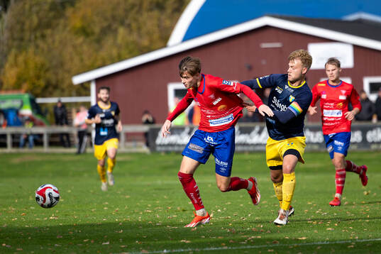Tvååkers Lukas Paulsén och Torns Jens Lynard