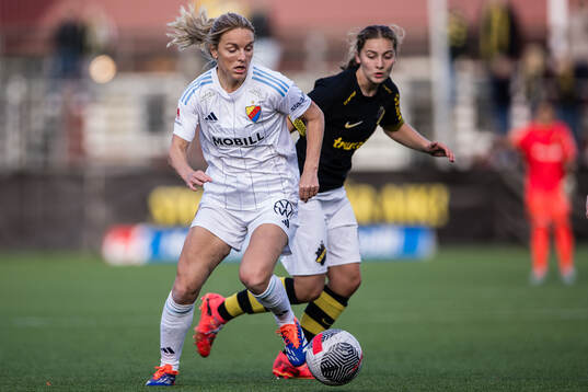 Djurgårdens Mimmi Larsson och AIKs Maja Johansson