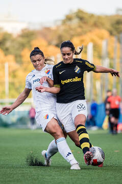 Djurgårdens Alexsandra Lobanova och AIKs Daniella Famili