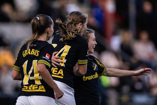 AIKs Beata Olsson jublar