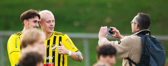 Slutsignal och matchhjältarna Alen Zahirovic fotograferas