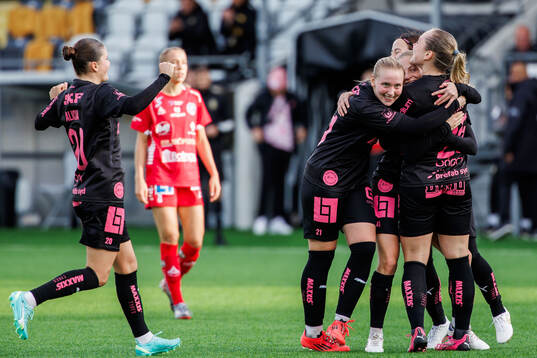 Häckens Alice Bergström jublar
