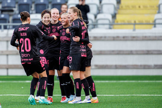 Häckens Matilda Nildén jublar