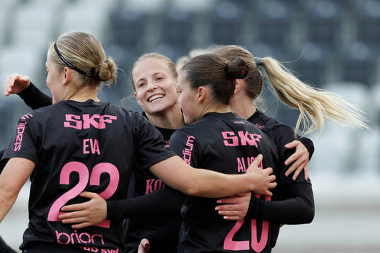 Häckens Anna Anvegård jublar
