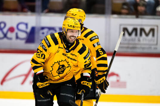 Skellefteås Marcus Eriksson jublar