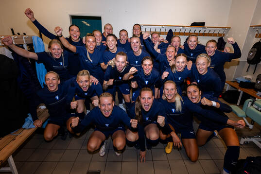 Malmö FFs spelare jublar i omklädningsrummet