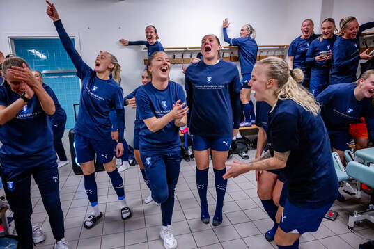 Malmö FFs spelare jublar i omklädningsrummet