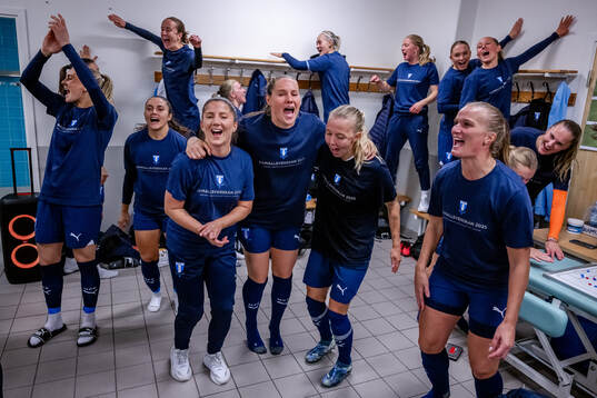 Malmö FFs spelare jublar i omklädningsrummet