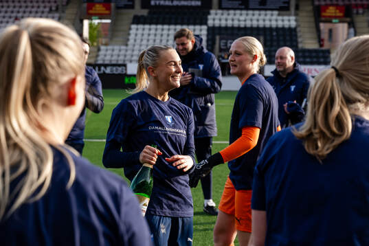 Malmö FFs Beatrice Persson jublar över avancemanget till