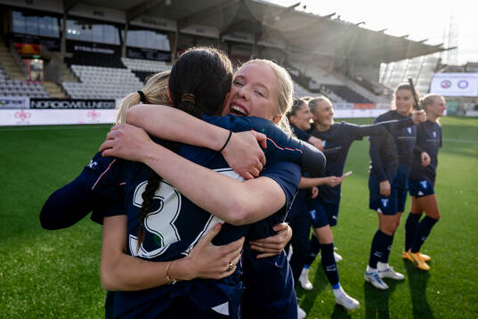 Malmö FFs Stella Malmros jublar över avancemanget till