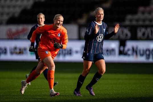 Malmö FFs målvakt Kathrine Østergaard Larsen och Sanna