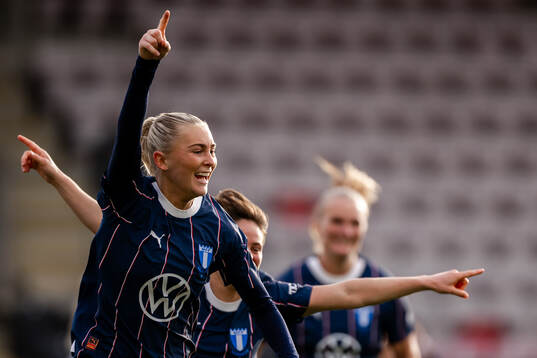 Malmö FFs Beatrice Persson jublar