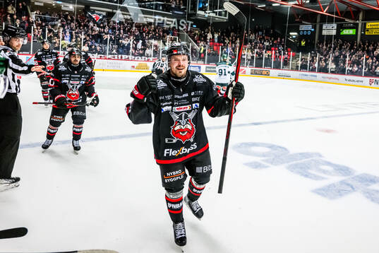 Nybros Anton Svensson jublar