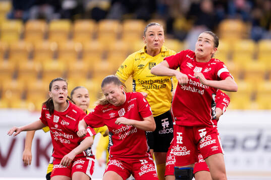 Elfsborgs Stina jensen och Tyresös Alice Juthberg