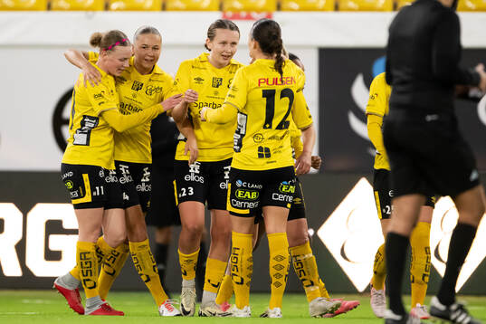 Elfsborgs Ellen Nilsson  jublar med Leann Nyström, Alice