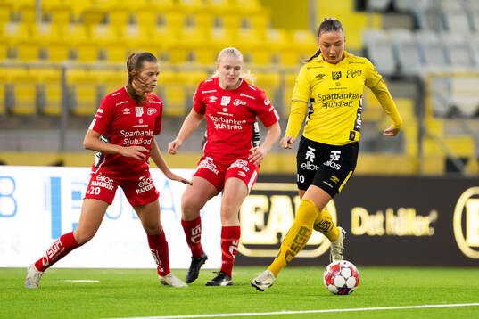 Tyresös Sofia Svensson och Elfsborgs Stina jensen
