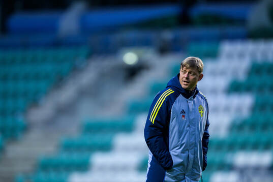 Head coach Jon Dahl Tomasson of the Swedish men's national