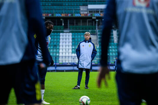 Head coach Jon Dahl Tomasson of the Swedish men's national