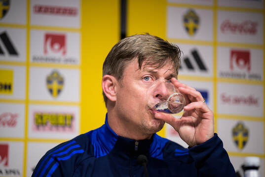 Head coach Jon Dahl Tomasson of the Swedish men's national