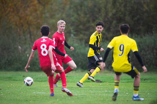 IFK Hässleholms Ali Reza Nazari i matchen i U19 mellan IFK
