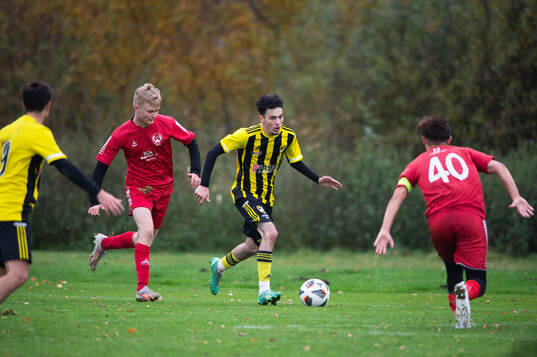 IFK Hässleholms Albion Dibrani i matchen i U19 mellan IFK