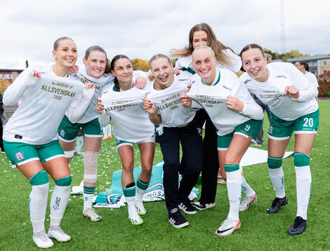 Alingsås spelare jublar