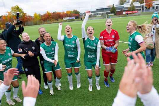 Alingsås spelare jublar över avancemanget till