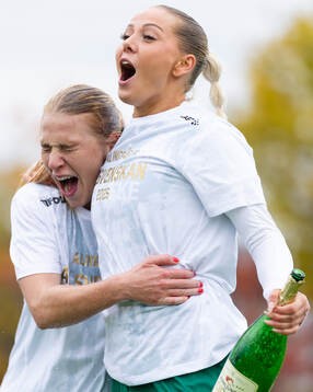 Alingsås Moa Jarl och Moa Öhman  jublar över