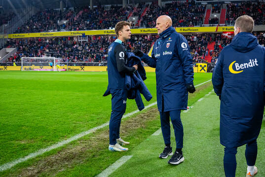 Felix Horn Myhre and Ståle Solbakken, head coach of