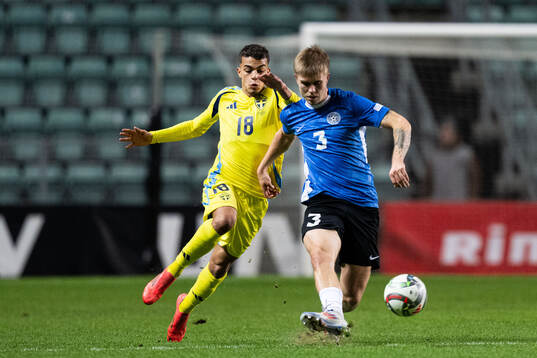 Yasin Ayari of Sweden and Michael Schjønning-Larsen of