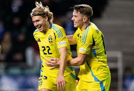 Sebastian Nanasi and Viktor Gyökeres of Sweden celebrate