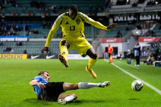 Rasmus Peetson of Estonia and Ken Sema of Sweden
