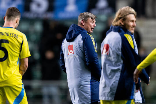 Head coach Jon Dahl Tomasson of Sweden