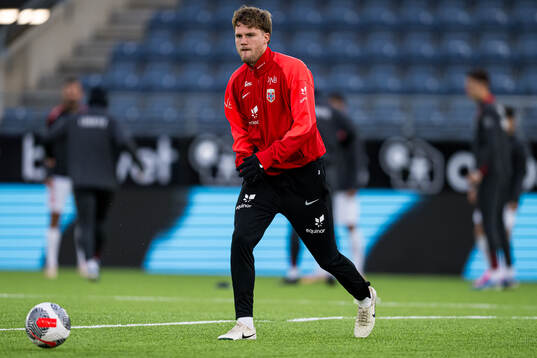 Leo Fuhr Hjelde of Norway warms up