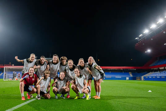 Bläddra bland fler bilder av Football, UEFA Women's Champions League, Hammarby, Training & Press Conference