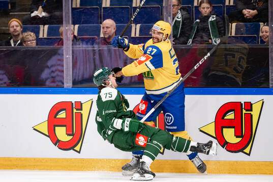 Jeremy Groleau of Färjestad  and Andreas Martinsen of