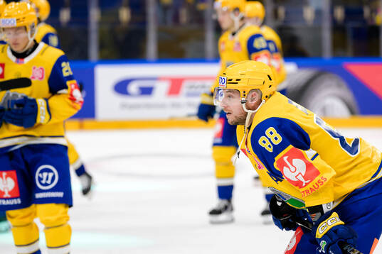 Andreas Hjelm of Storhamar looks dejected