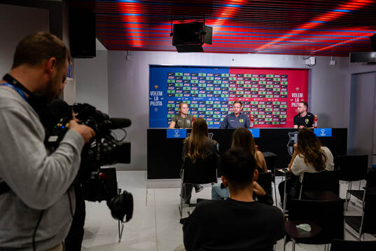 Julie Blakstad and Head coach Martin Sjögren of Hammarby