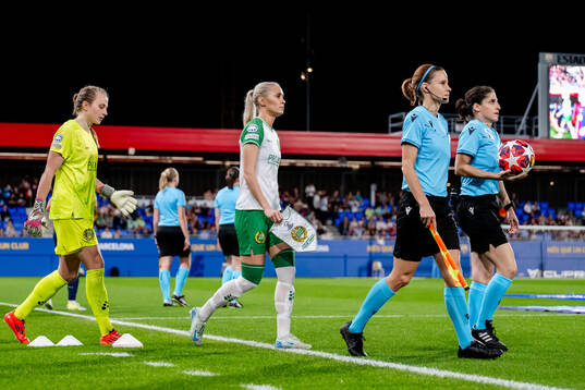 Goalkeeper Anna Tamminen and Alice Carlsson of Hammarby