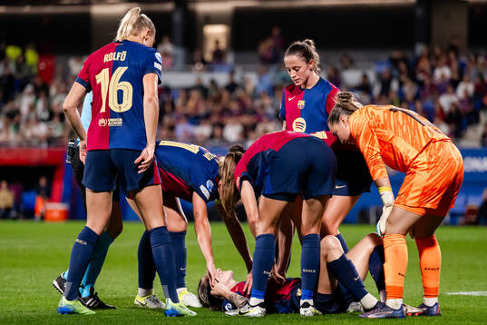 Maria Leon of Barcelona in pain