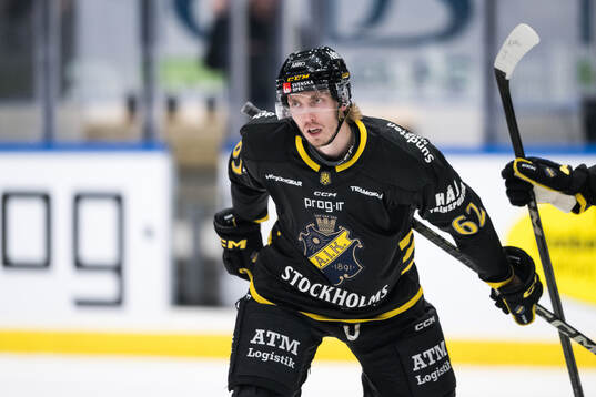 AIKs Simon Åkerström jublar