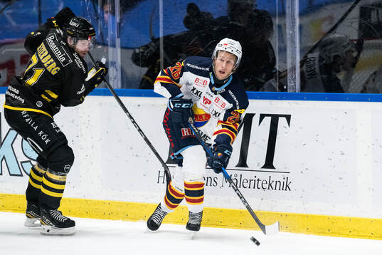 AIKs Lukas Zetterberg och Djurgårdens Fredric Weigel