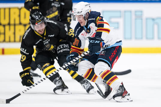 AIKs Macoy Erkamps och Djurgårdens Tyler Kelleher