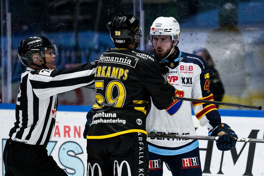 AIKs Macoy Erkamps och Djurgårdens Albin Grewe